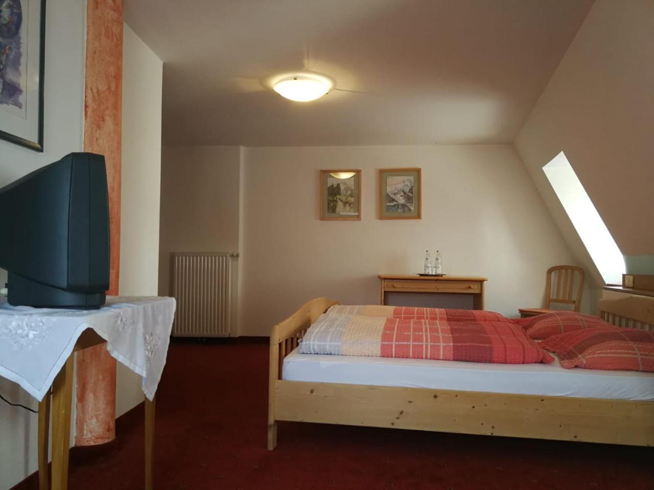 מלון מאלס ונוסטה Gasthaus Weisskugel מראה חיצוני תמונה